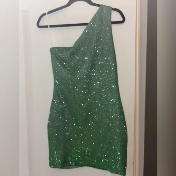 Super down green sparkly dress - Picture 3 of 4